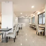 Karras 4*