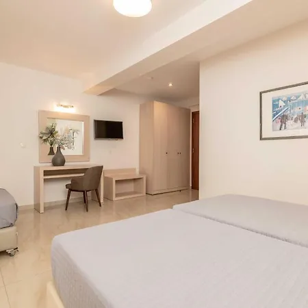 Hotel Karras 4*